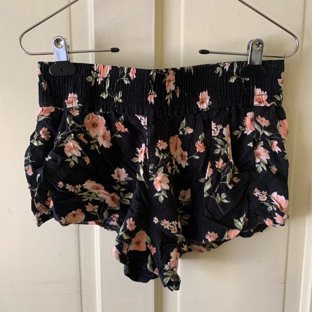 Floral short shorts